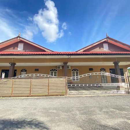 Family Homestay Kuala Terengganu Ngoại thất bức ảnh