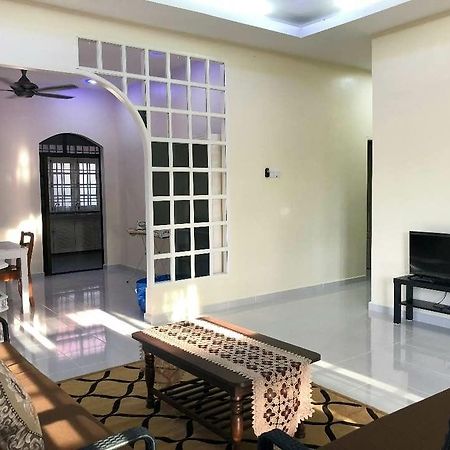 Family Homestay Kuala Terengganu Ngoại thất bức ảnh