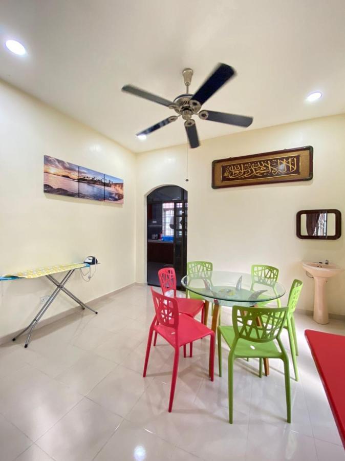Family Homestay Kuala Terengganu Ngoại thất bức ảnh